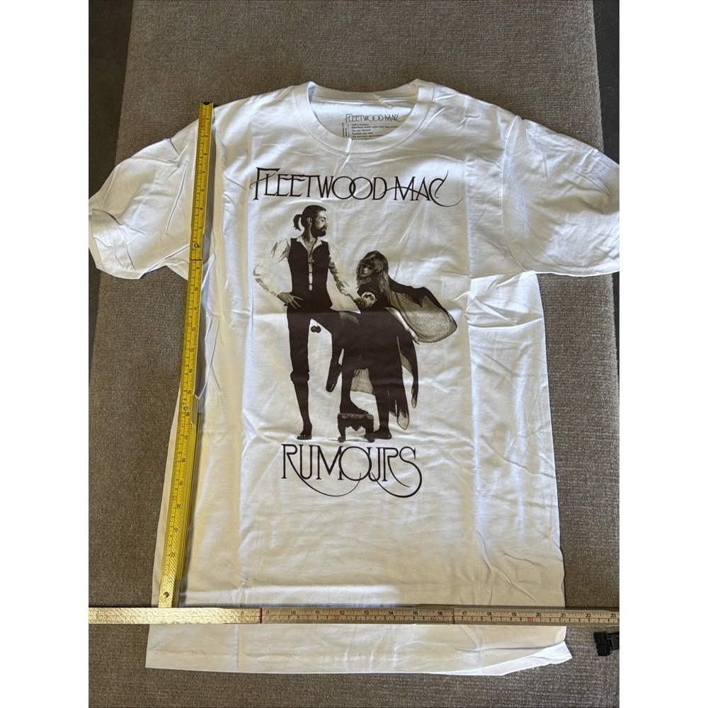 NWOT Fleetwood Mac Unisex Adult's Short Sleeve Rumors Cover T-Shirt White Small